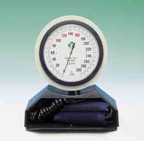 tubo a molla estendibile fino a 2 mt. Viti e tasselli per il montaggio comprese. 08.315.00 ~ ANEROID SPHYGMOMANOMETER WALL TYPE Range 0-300 mm. Adult velcro cuff and metal ring.