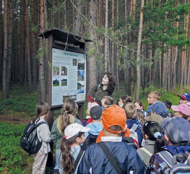 rezervace 9, přírodní památky 29. LESNÍ PEDAGOGIKA způsob práce s veřejností, kte rý formuje postoj veřejnosti k lesu a vytváří vztah k lesnictví, lesníkům a jejich práci.