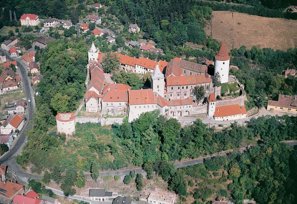 CHKO Kfiivoklátsko (nad soutokem fieky s bezejmenn m pfiítokem) je ostroïna s traèov m názvem Propaden zámek nebo Na propadeném zámku, která je v bûïkem vrchu tulec.