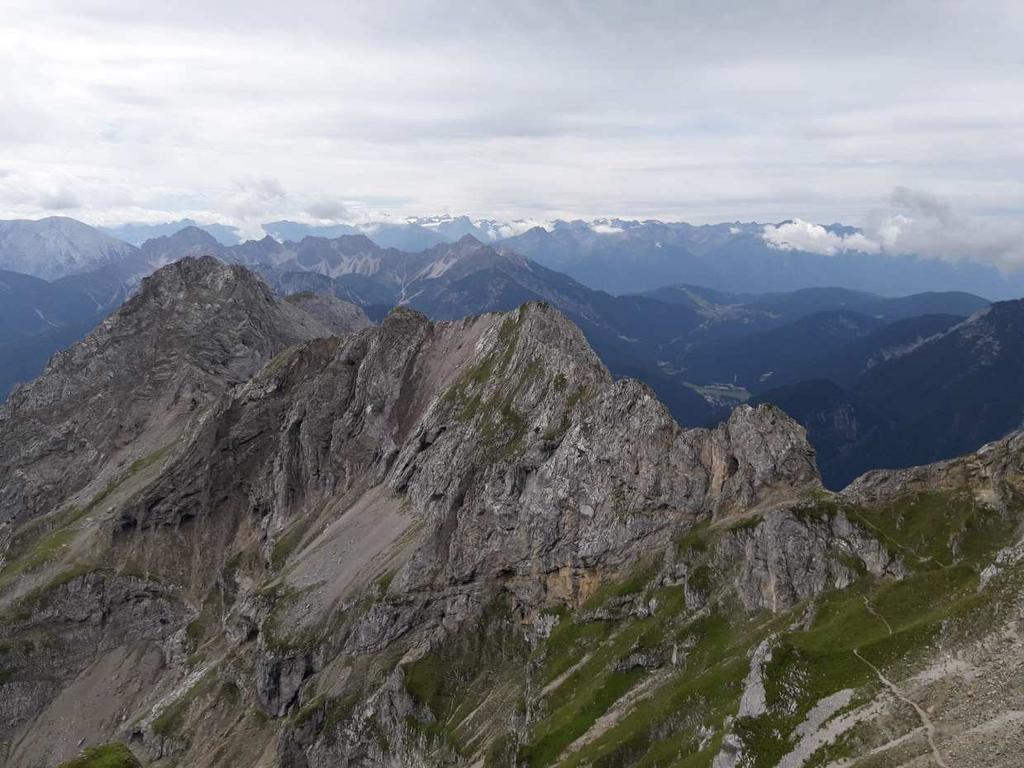 Mittenwalder Höhenweg - přes spoustu špicí tak k večeru zas bylo