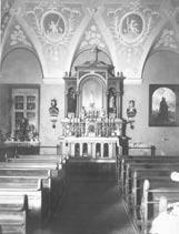 Naše téma Družinská kaple mužů a jinochů v nynější sakristii, oltář v místě vchodu do kostela (Foto archiv SJ) oltáře řezby sv. Prokopa a sv. Vojtěcha. Na protější straně se nachází moderní oltář sv.