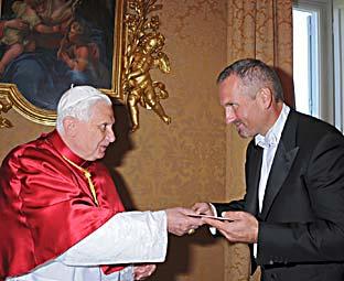 Ekonomický pokrok a spravedlnost BENEDIKT XVI. K NOVÉMU VELVYSLANCI ČESKÉ REPUBLIKY U SVATÉHO STOLCE Benedikt XVI. přijal v sobotu 27.