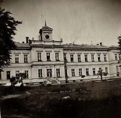 Wiesengrund / Dobrany Rodiče pomáhají