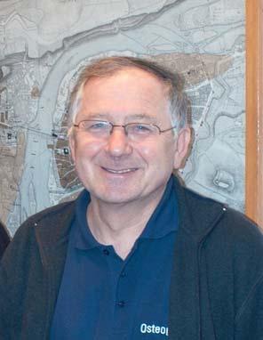 V letech 1994 1997 byl terénním technikem v Ústavu archeologické památkové péče v Brně (ÚAPP Brno), od roku 1997 samostatně vedl terénní výzkumy.