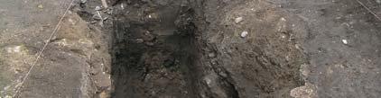 zápony (ozdobné přezky). Dále byly odkryty pozdně středověká kamenná čtvercová jímka a novověká studna.