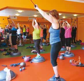 Cvičení, aguagymnastika a procedury probíhají ve fitness a wellness centru luxusního hotelu (cca 3 min vzdálen).