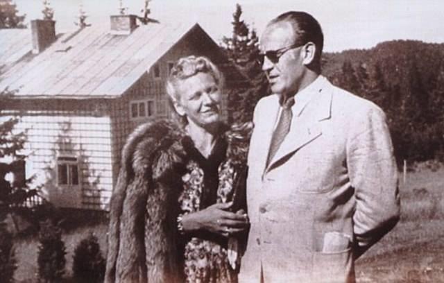 Emile Schindlerová Paní Emilie Schindlerová se narodila 22. října 1907 v Maletíně manželům Pelzlovým. Majitelé statku č. p.