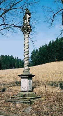 Nepochybné dûkazy o nejstar ím osídlení byly nalezeny v Adr pachu a pocházejí z doby laténské (400 let pfi. n. l. aï pfielom letopoãtu).