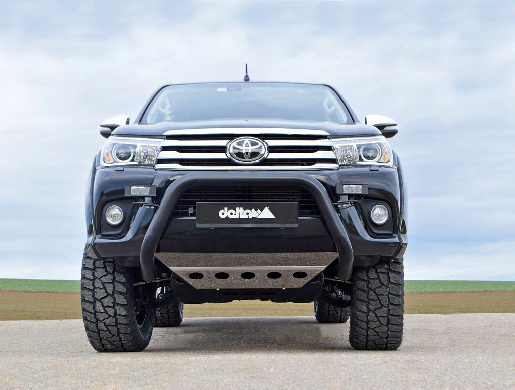 TOYOTA HILUX 2016 EC-přední rám BASIC černý nebo leštěný z nerezu 76 mm nebo přední rám EXCLUSIV černý/leštěný z nerezu 76 mm Přídavné světlomety PIAA