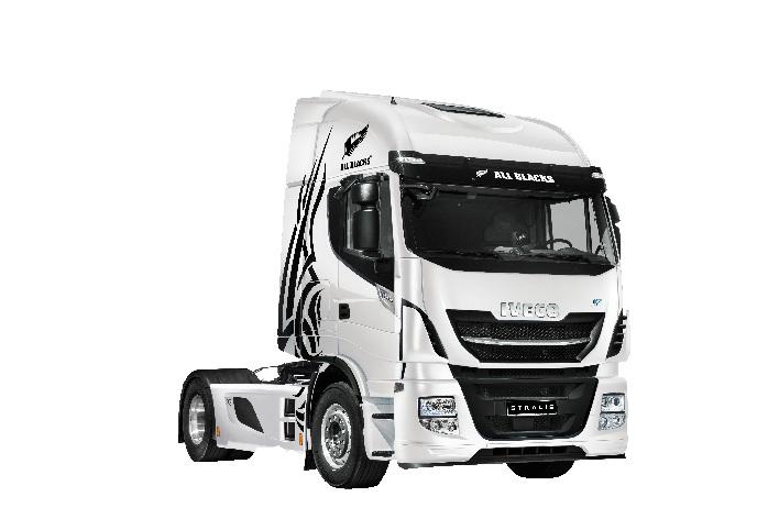 Nabídka se vztahuje na nové tahače Iveco Stralis MY2016 Pořízením tahače Iveco Stralis v limitované edici All Blacks získává zákazník vozidlo s mimořádně nízkými náklady na vlastnictví (TCO) a navíc