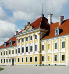 Dvorac Eltz, Vukovar Dvorac Odescalchi, Ilok Muzej vučedolske kulture Projekt je obuhvatio četiri cjeline: kompleks dvorca Eltz, povijesnu jezgru grada Iloka, baroknu jezgru Vukovara i arheološki