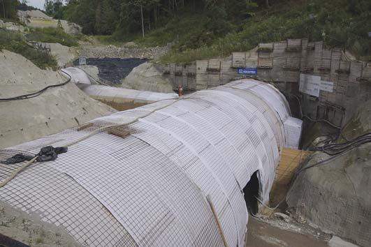V případě severní tunelové trouby (STT) odpovídá délka hloubeného úseku jednomu bloku betonáže, tj. 12,5 m, jak ukazuje obr.