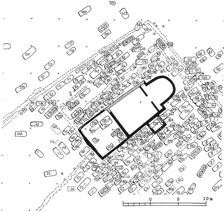 Obr. 72. Hřbitov u kostela z 9. století na Pohansku u Břeclavi (Morava). V přístavku na jižní straně je hrob 258. Pramen: Kalousek 1971, příloha.