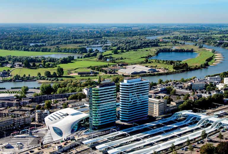 STAVEBNÍ KONSTRUKCE STRUCTURES 1 NÁDRAŽNÍ TERMINÁL V ARNHEMU IN ARNHEM RAILWAY TERMINAL Jitka Prokopičová V nizozemském Arnhemu byl na konci loňského roku slavnostně uveden do provozu nádražní