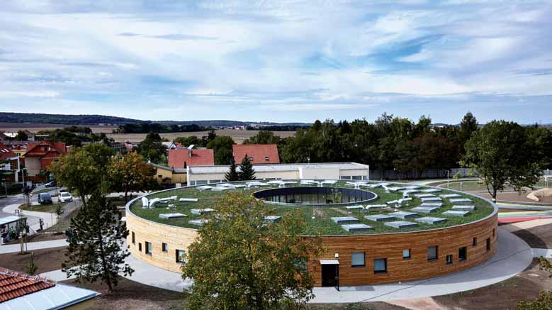 ŠICKÁ STAVEBNÍ KONSTRUKCE STRUCTURES PAVILON PRVNÍHO STUPNĚ ZŠ A ZUŠ LÍBEZNICE PAVILION OF THE FIRST LEVEL OF THE ELEMENTARY SCHOOL AND ART SCHOOL IN LÍBEZNICE 1 Adam Halíř, Jakub Synek, Ondřej