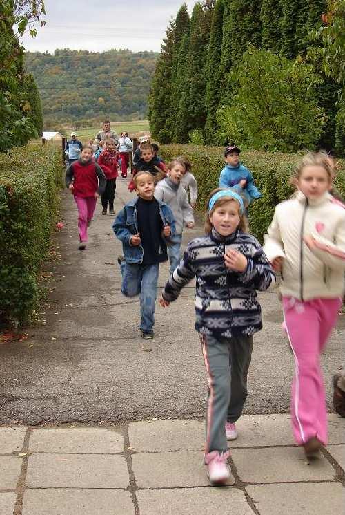 Š P O R T Tento školský rok sa pre naše športovkyne začal veľmi dobre.