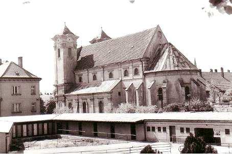Františkánsky kostol pred obnovou