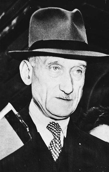 Robert Schuman 1948: ministr zahraničí v celkem osmi francouzských vládách (až do roku 1952).