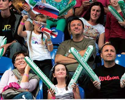 Víťazstvo s odrenými ušami. Z V súboji slovenských tenistov s portugalskými v I. skupine euro-africkej zóny Davisovho pohára 2012 v AEGON aréne NTC v Bratislave boli naši reprezentanti favoritmi.