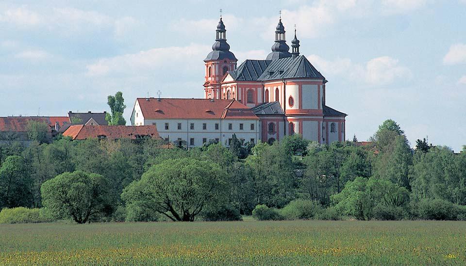 PlzeÀsko a Karlovarsko Barokní kostel v Pfie ticích. recentní lokalitu v âeské republice, dále mandelinky Crypotocephalus imperialis a C.