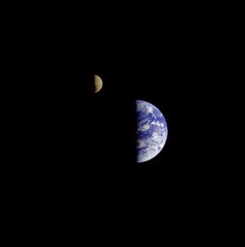 Kosmická sonda ariner 10 zjistila u této planety magnetické pole o velikosti 1 % pozemského.