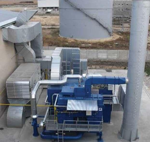 Obr. 13 - Technologie likvidace emisí VOC celkový pohled (v popředí spalovací RTO jednotka, vlevo vzduchotechnická jednotka lakovacího prostoru) z výrobní haly lakovny ocelových konstrukcí (viz shora