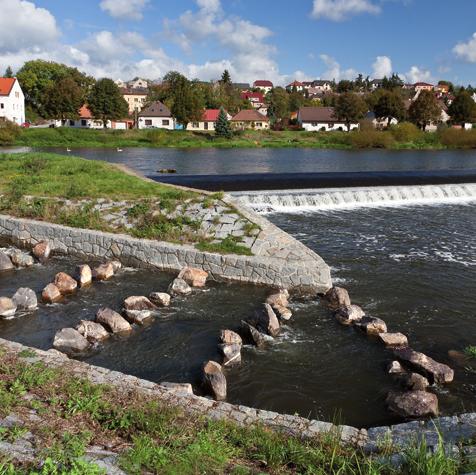 PODPOROVANÉ OBLASTI KDY MŮŽETE ŽÁDAT O DOTACI Každá prioritní osa je členěna na oblasti podpory, tzv. specifické cíle, které vymezují určité typy podporovaných projektů.