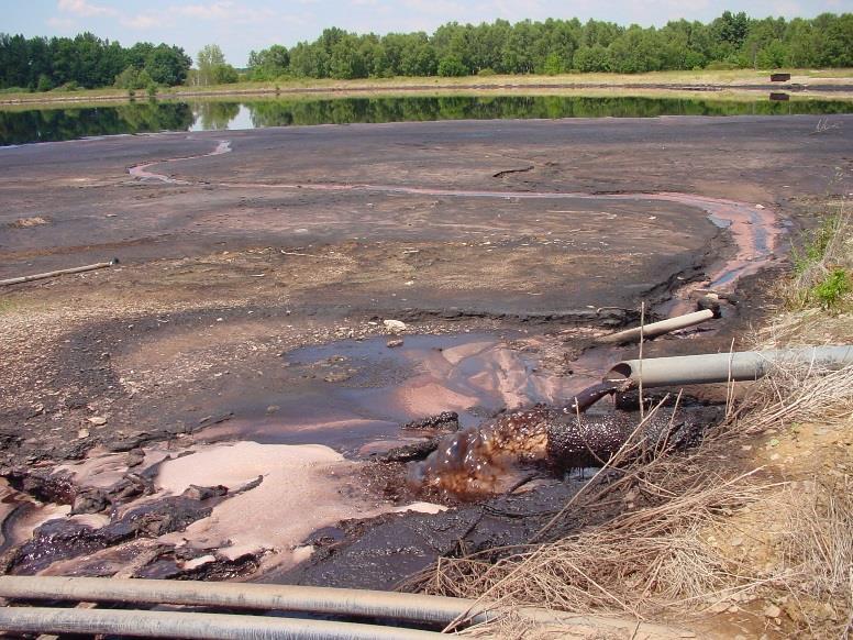 Prioritní osa 3: Zpracování odpadu Aktuální stav, problémy, příčiny Nízká úroveň recyklace Vysoký podíl skládkování komunálních odpadů