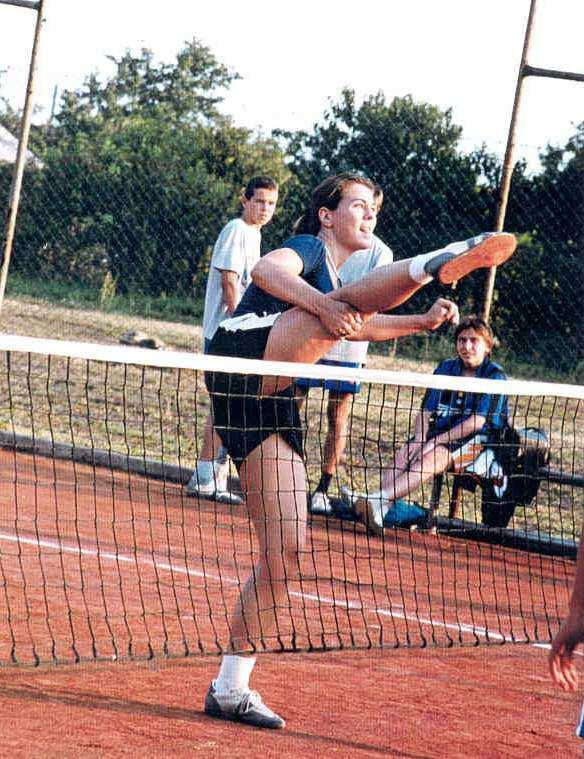 201 Mezi neregistrovanými hrály i ženy Útěchova, které posílila Lenka Kobylková z K.Varů. Podle tradice pokračovala volná zábava až do časných ranních hodin! 14. 7.