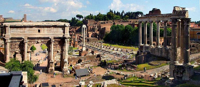 Ve skutečnosti Řím postupně vznikl na březích řeky Tiberu. V 10.