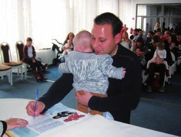 Zároveň žiadame, aby ste si so sebou priniesli občiansky preukaz a dôchodcovia, ktorým vznikol nárok na dôchodok v tomto roku, si musia so sebou priniesť výmer dôchodku.