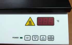 5. Obsluha 5.1 Ovládací panel přístroje 5 = Kontrolka napájení POWER 6 = SET Rozsvítí se při zapnutí přístroje hlavním vypínačem. Indikuje zvolenou cílovou teplotu.