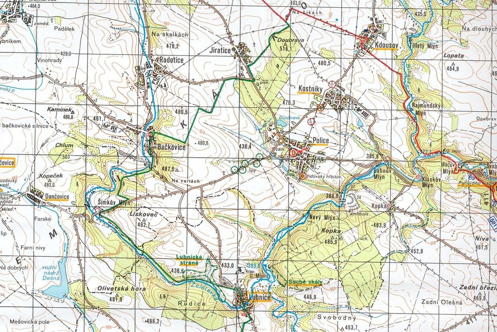 Obrázek 2 Turistická mapa obce Police a blízkého okolí (čtvercová síť dělí mapu po jednom kilometru) 0 1km 2cm =1km Dnešní lom je spravován firmou COLAS CZ, a.s., Závod Lomy Lom Police.