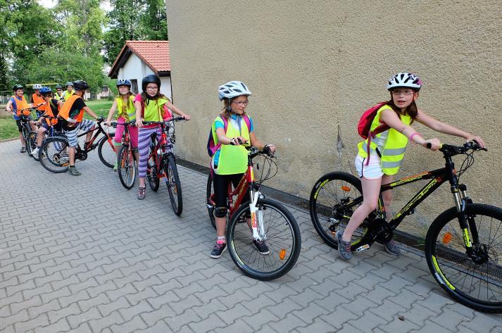 ročník pobyt v Bedřichově v Jizerských horách spojený s poznáváním krajiny na túrách a výletem do ZOO v