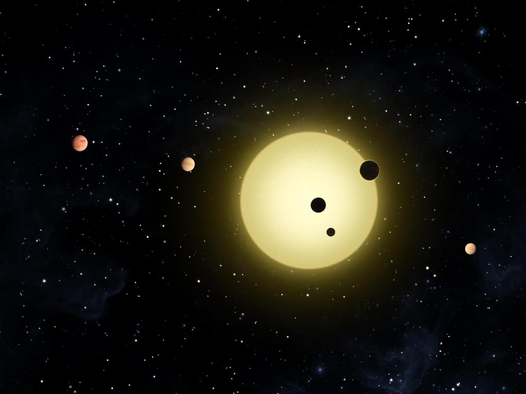 Semianalytický model Předpoklady: nulový sklon rotační osy, jediná planeta v soustavě, zanedbatelný vliv planety na hvězdu