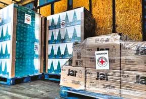 Členové a dobrovolníci Českého červeného kříže pomáhají při katastrofách už od roku 1919, kdy vznikl Československý červený kříž.