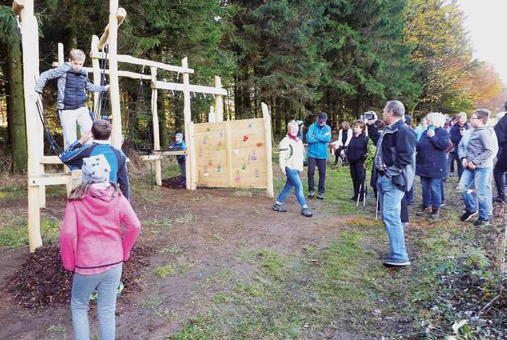 V loňském létě byli Krušnohorci hosty v Lovosicích v Euroregionu Elbe/Labe a změřili si síly v lehkoatletických disciplínách, kopané a házené.