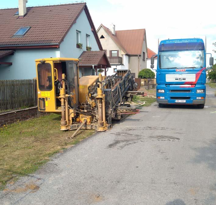 Kč, zadala z důvodu zvýšení bezpečnosti provést zpomalovací křižovatku u mateřské školky za 750 tis.