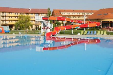 Termály Jižní Slovensko Wellness Hotel Patince**** ˮ Sluníčko, termální voda a plno nezapomenutelných chvil na Vás čekají ve Wellness hotelu Patince.