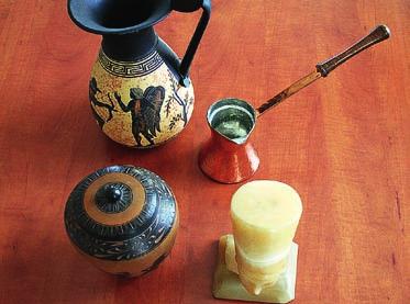 Sada mykénské keramiky, turecká džezva