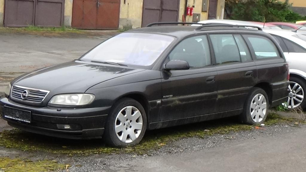 Obrázek k položce č. 2: OPEL OMEGA 2,2 AT kombi BA/LPG Položka č. 3: Návěs cisterna na přepravu paliv Metalchem KOŠCIAN N-33, k dispozici znalecký posudek č. 0662/071/18 ze dne 19.