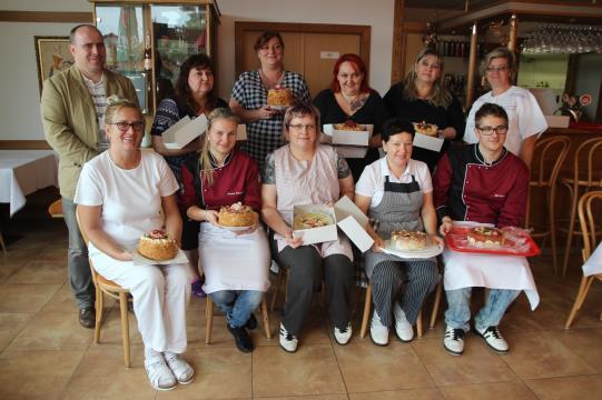 dorty (29. dubna), Studená kuchyně - slané dorty a aspiky (21. října), Mini zákusky, dezerty, aranžování restauračních moučníků (4. listopadu) a Vánoční pečení (9. prosince).