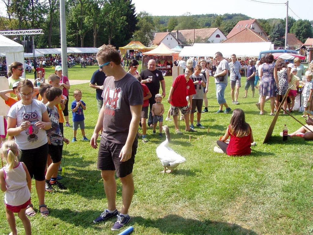 kronika SDH Bedrč rok 2017, strana 4 konzervativní jedlíky, kteří požadují, aby z masa koukala kost. Nicméně je třeba zmínit, že žíňanské pokrmy byly rozhodně chutné a inspirující.