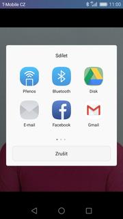 Vyberete obrázek, který chcete odeslat a stisknete tlačítko Sdílet. 3.