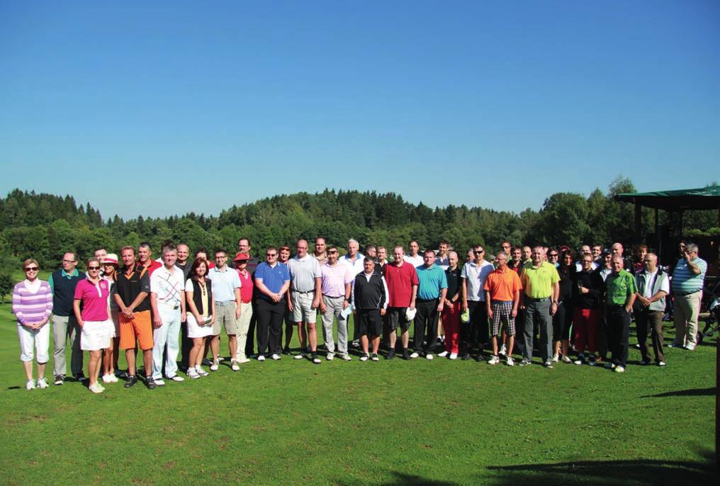 20 21 EGAP INVITATIONAL 2013 Prostě skvělý a ničím nepančovaný golfový koktejl Premiérový golfový turnaj EGAP INVITATIONAL 2013 se nám podařil namíchat jako opravdu kvalitní koktejl, jedna