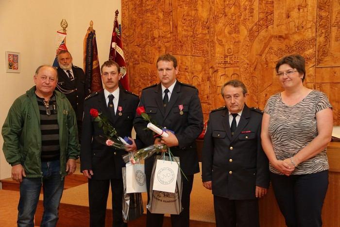 Požární ochrana očima dětí a mládeže Do letošního ročníku této soutěže se v našem okrese zapojilo celkem 549 dětských autorů ze 64 škol a 7 SDH.