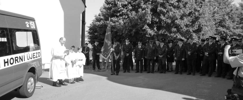 ZPRAVODAJ MIKROREGIONU ZÁHORAN číslo 24 * prosinec 2014 5 ru. V 7:30 hod. ráno budila dechová hudba Kornet obãany i ãleny sboru na m i svatou.