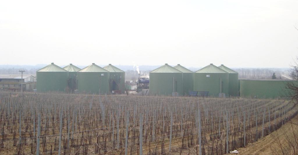 3.3 VELKÝ KARLOV JAKO IDEÁLNÍ PŘÍPAD ZPRACOVÁNÍ BIOMASY Na jižní Moravě se také nachází největší bioplynová stanice ve střední Evropě, a to bioplynová stanice Velký Karlov (obr.