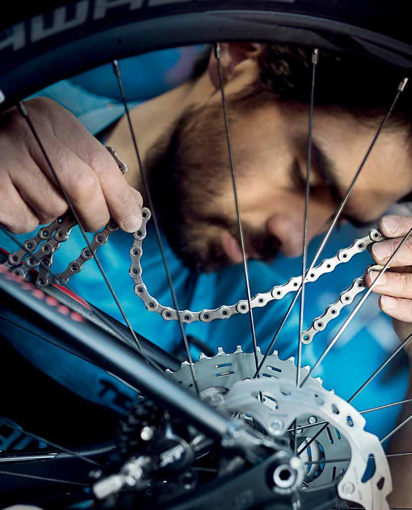 Alternativa je vždycky kompromis. LUCAS GARCIA - MECHANIK KVALITA ORIGINÁLNÍ DÍLY VÝKON KOMPATIBILITA PEČUJTE O SVŮJ BICYKL A PROVEĎTE KONTROLU VÝKONNOSTI BICYKLU shimano.