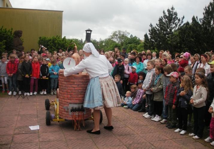 5) Škola na mě působí jinak než většina základních škol.